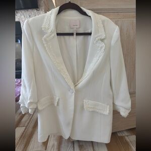 Cinq à Sept Elegant Cream Blazer